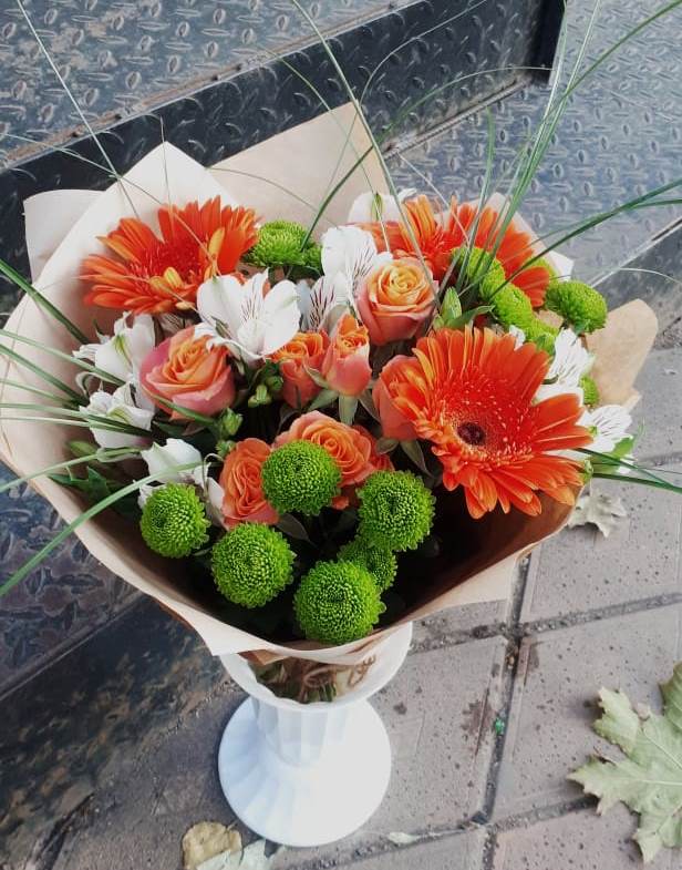 Букет цветов из: Герберы, Хризантемы, Альстромерии и Розы в Красном-на-Волге