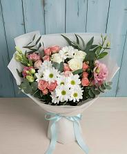 Букет цветов из:  Розы, Лизиантусы и Хризантемы в Красном-на-Волге