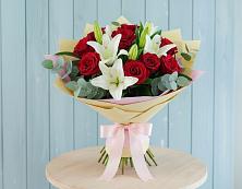 Букет цветов из:  Лилии и Розы #REPLACE_PRED# Красном-на-Волге