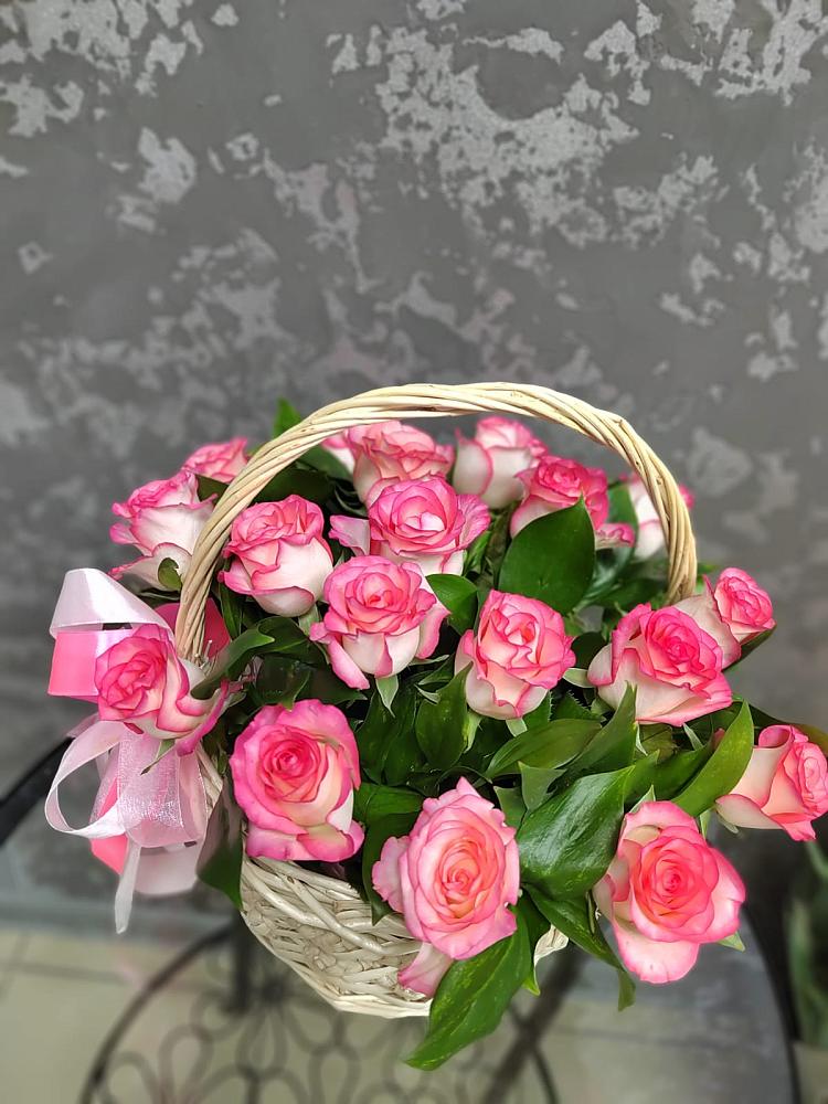 Цветочная композиция из Розы в корзине в Красном-на-Волге