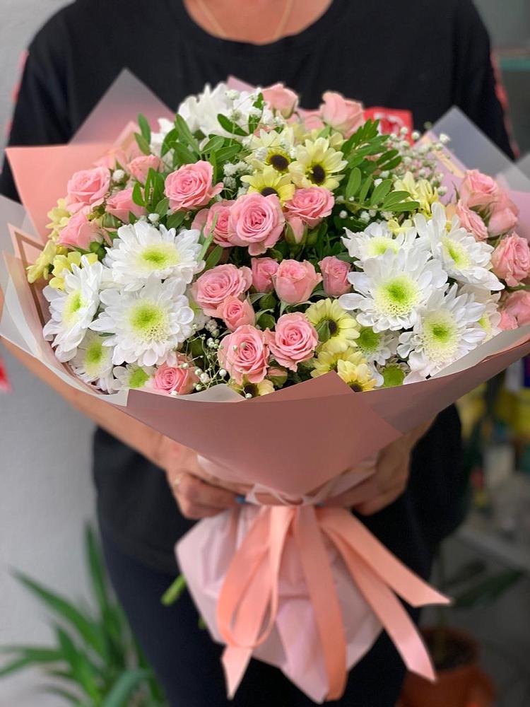 Букет цветов из: Розы и Хризантемы в Красном-на-Волге