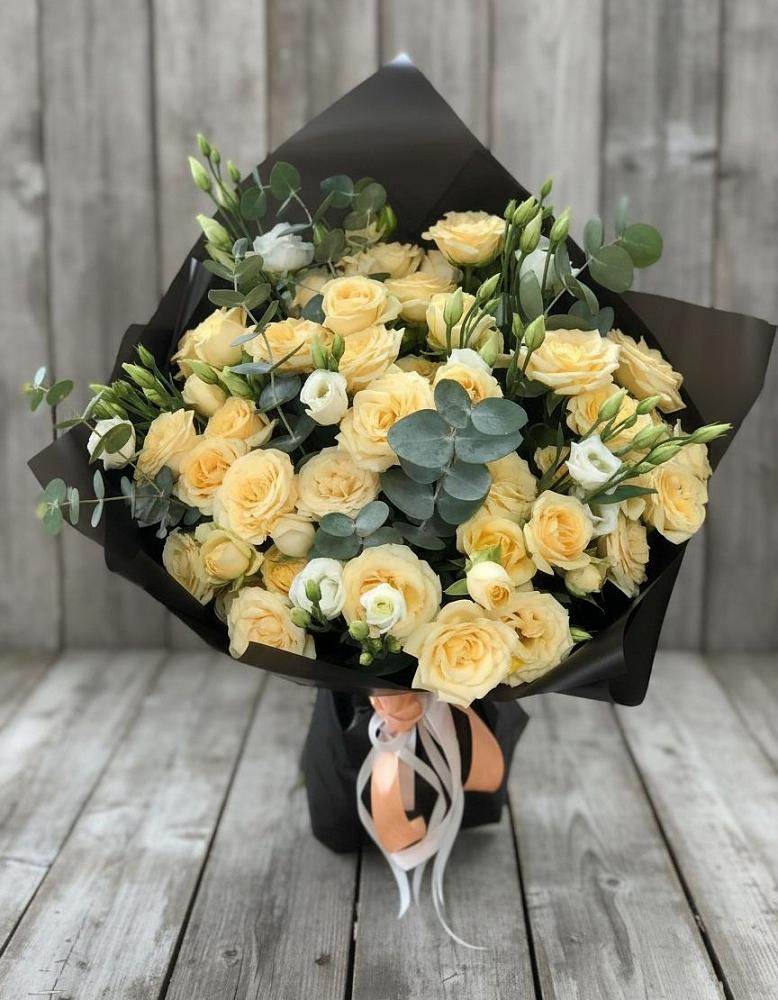 Букет цветов из: Розы и Лизиантусы в Красном-на-Волге