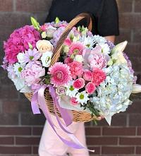 Цветочная композиция из Розы, Хризантемы, Пионы и Лизиантусы в корзине #REPLACE_PRED# Красном-на-Волге