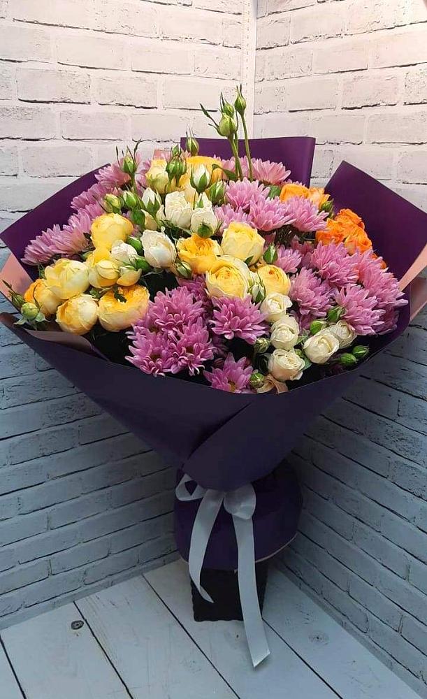 Букет цветов из: Хризантемы и Розы в Красном-на-Волге