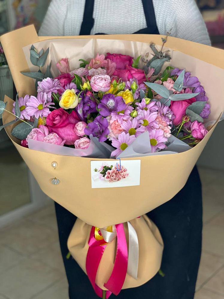 Букет цветов из: Хризантемы, Гвоздики и Альстромерии в Красном-на-Волге