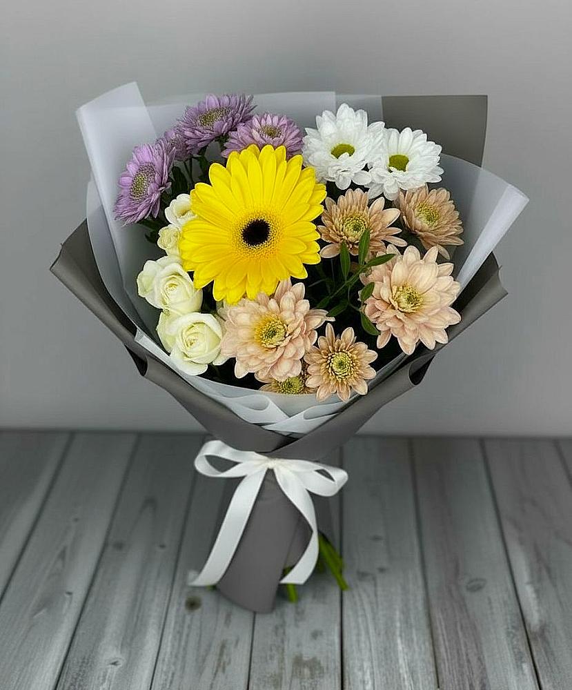 Букет цветов из: Розы, Герберы и Хризантемы в Красном-на-Волге