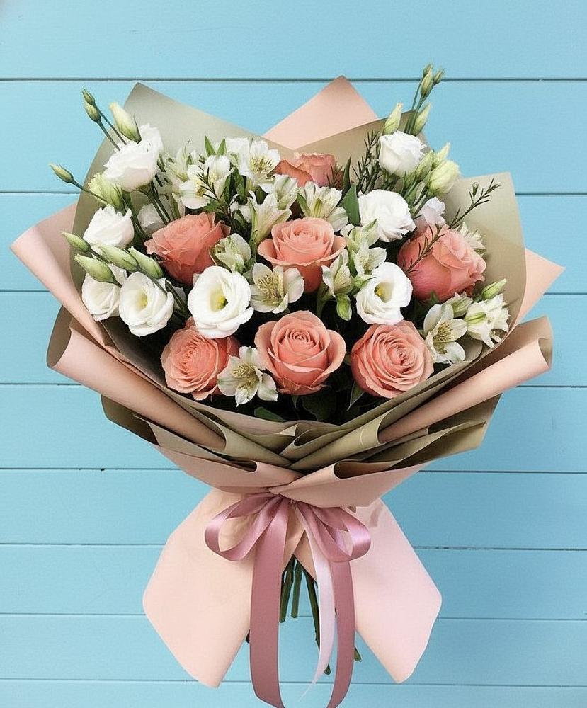 Букет цветов из: Розы, Альстромерии и Лизиантусы в Красном-на-Волге