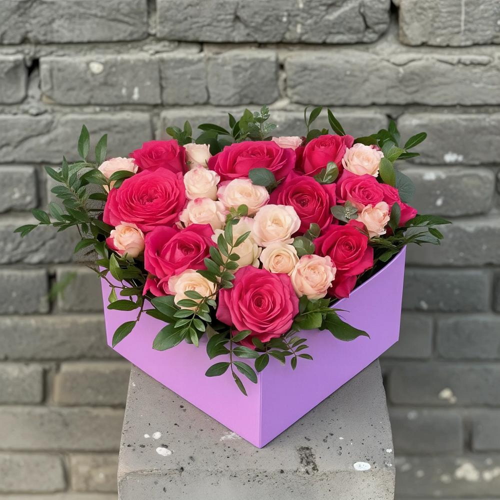 Цветочная композиция из Розы в коробке в Красном-на-Волге