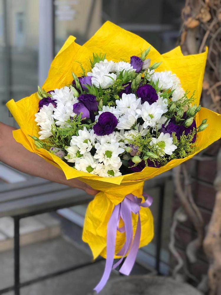 Букет цветов из: Ирисы, Хризантемы и Ромашки в Красном-на-Волге