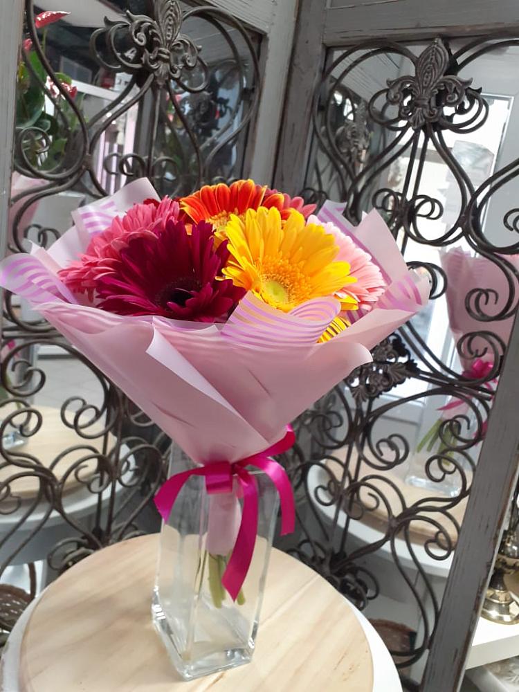 Букет цветов из: Герберы в Красном-на-Волге