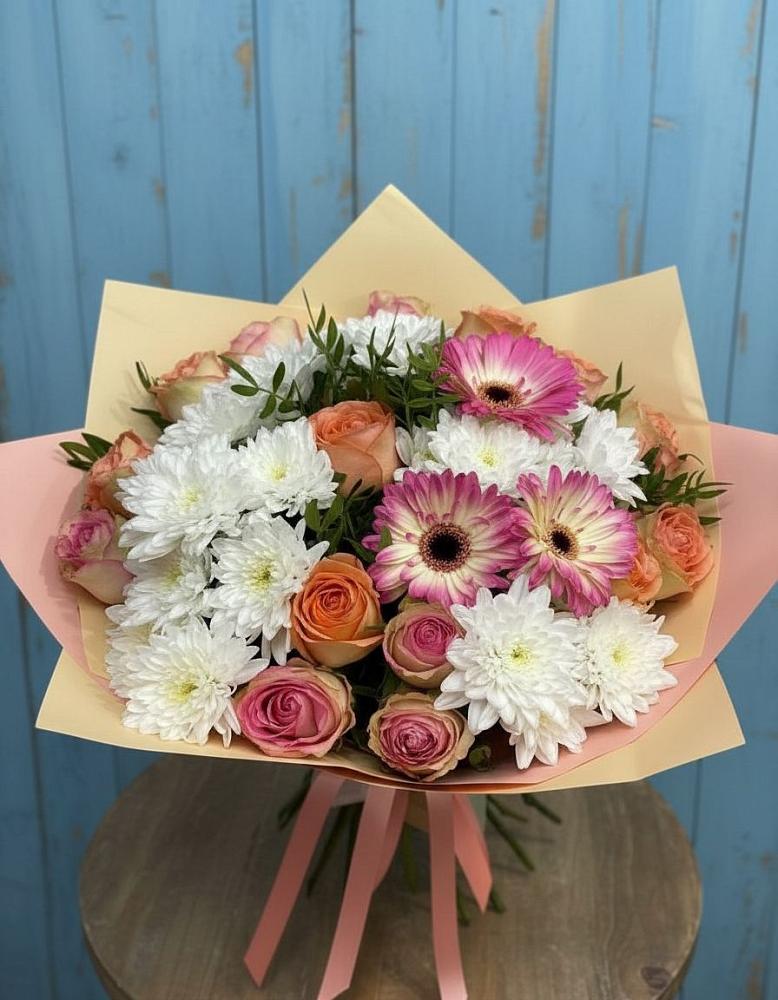 Букет цветов из: Розы, Герберы и Хризантемы в Красном-на-Волге