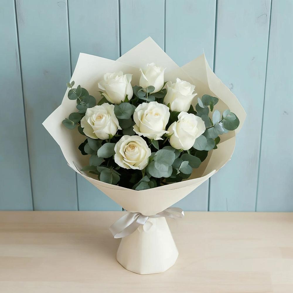 Букет Белые розы в Эвкалипте в Красном-на-Волге