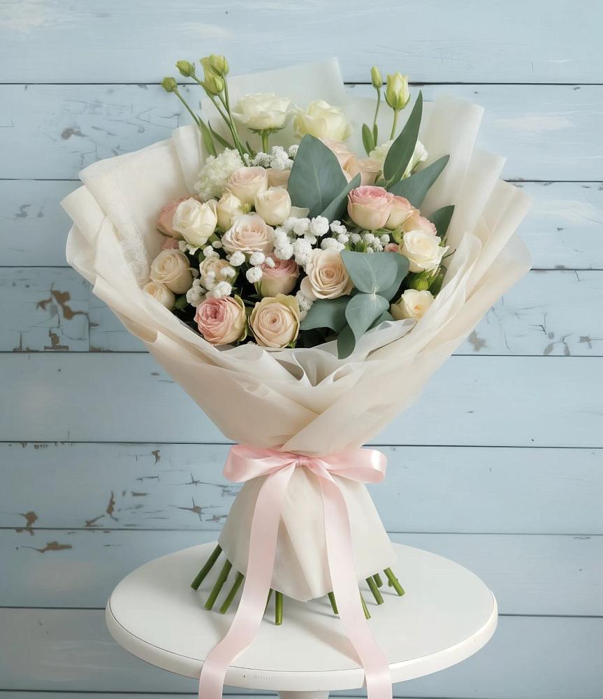 Букет цветов из: Розы и Лизиантусы в Красном-на-Волге