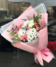 Букет цветов из:  Розы, Лизиантусы и Хризантемы в Красном-на-Волге