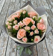 Букет цветов из:  Розы в Красном-на-Волге