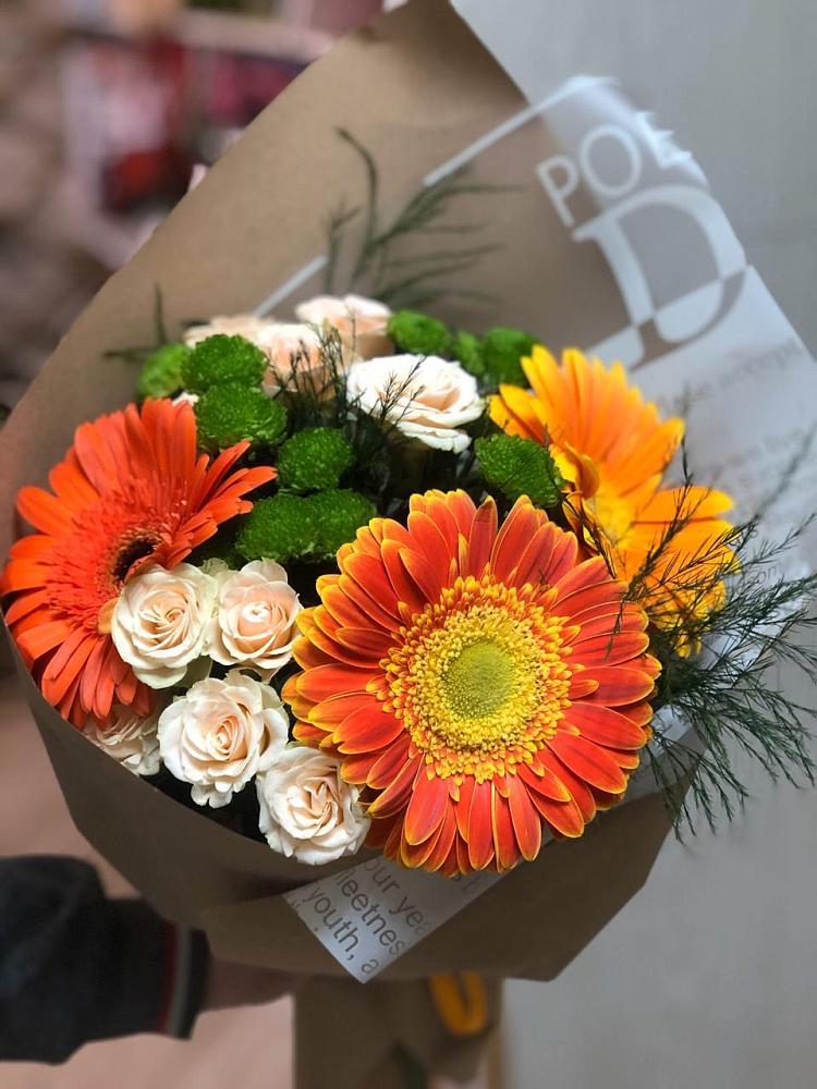 Букет цветов из: Герберы, Хризантемы и Розы в Красном-на-Волге