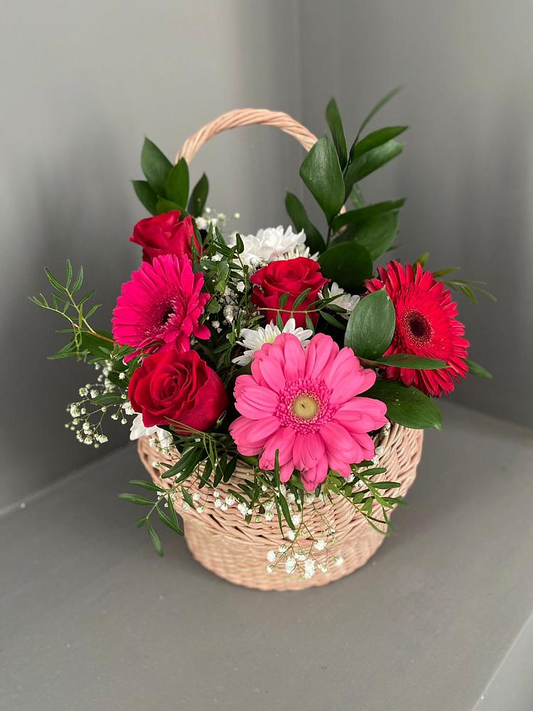Цветочная композиция из Розы, Хризантемы и Герберы в корзине в Красном-на-Волге