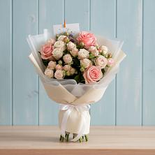 Букет цветов из:  Розы в Красном-на-Волге