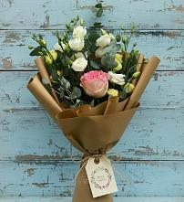 Букет цветов из:  Розы и Лизиантусы в Красном-на-Волге